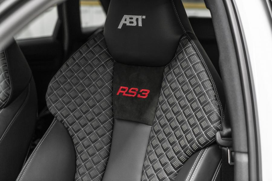 Детали интерьера Audi RS3 Sportback by ABT (8V) 2017 года  (фото 5 из 23)